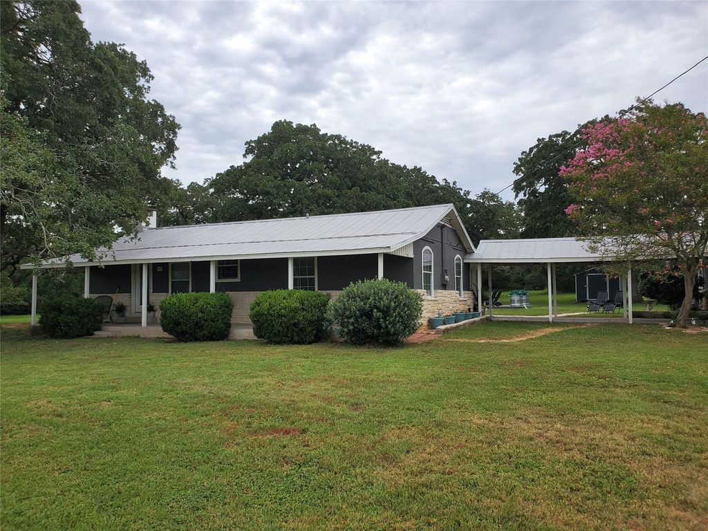 741 Old Antioch RD, Smithville, TX 78957