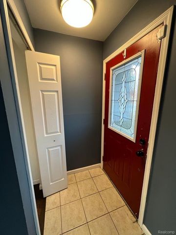 32291 RYAN Road, Warren, MI 48092