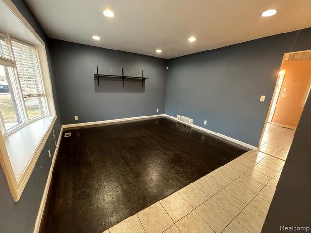 32291 RYAN Road, Warren, MI 48092