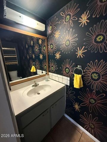 10201 N 8TH Place A, Phoenix, AZ 85020