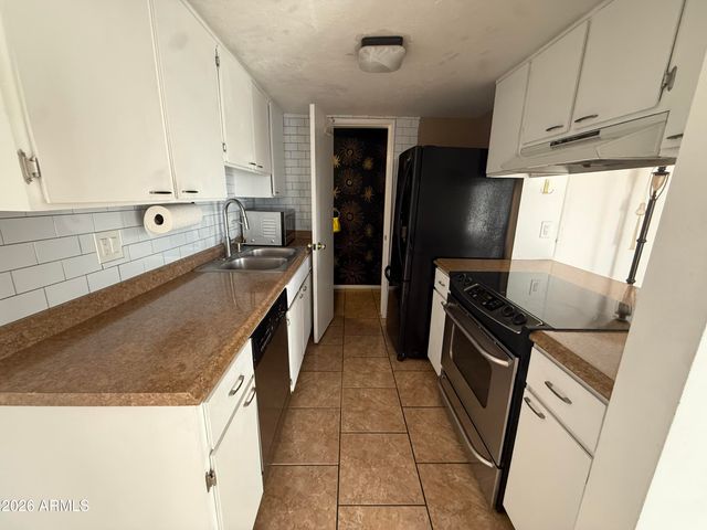 10201 N 8TH Place A, Phoenix, AZ 85020