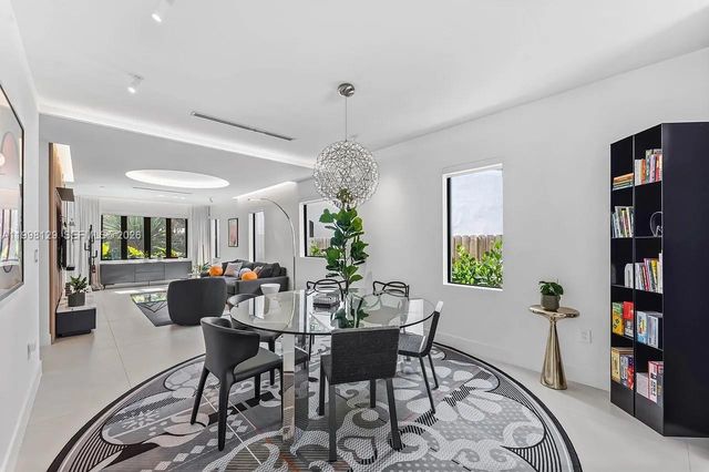 445 NE 76th St, Miami, FL 33138