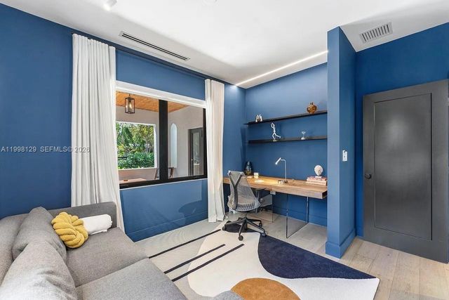 445 NE 76th St, Miami, FL 33138