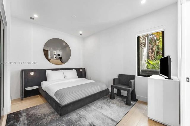 445 NE 76th St, Miami, FL 33138