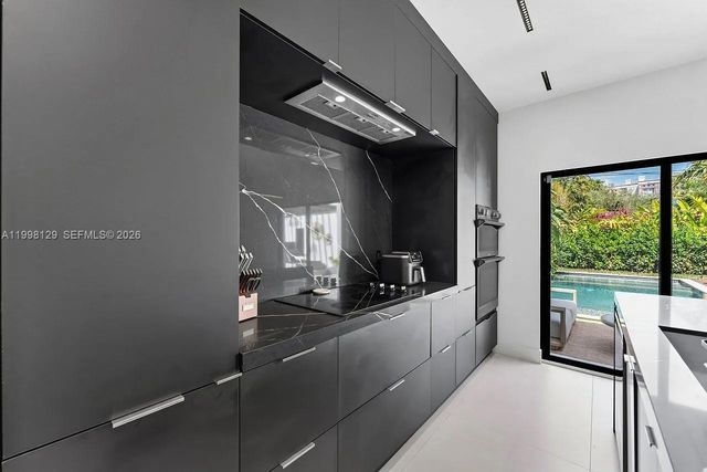 445 NE 76th St, Miami, FL 33138