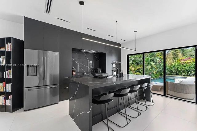 445 NE 76th St, Miami, FL 33138