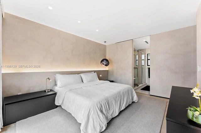 445 NE 76th St, Miami, FL 33138