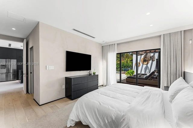 445 NE 76th St, Miami, FL 33138