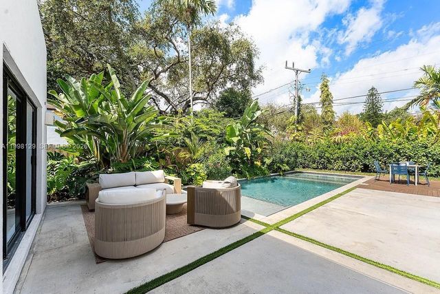 445 NE 76th St, Miami, FL 33138