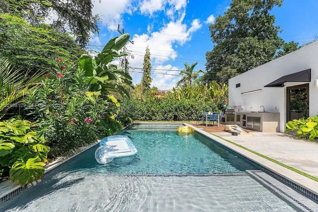 445 NE 76th St, Miami, FL 33138