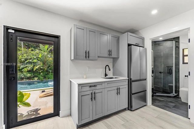 445 NE 76th St, Miami, FL 33138