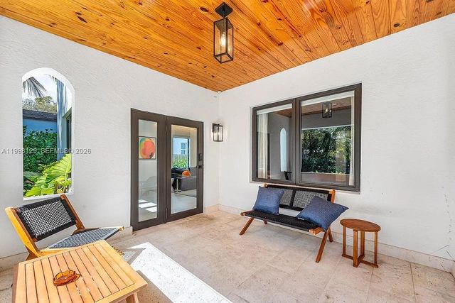 445 NE 76th St, Miami, FL 33138