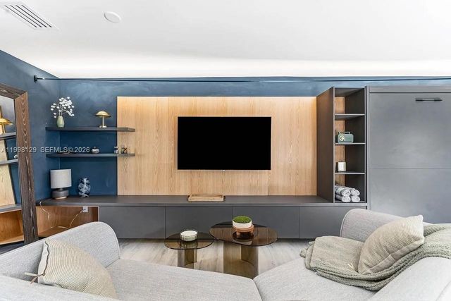 445 NE 76th St, Miami, FL 33138