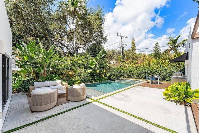 445 NE 76th St, Miami, FL 33138