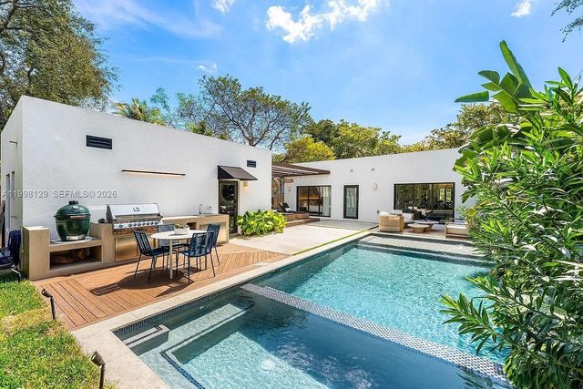 445 NE 76th St, Miami, FL 33138