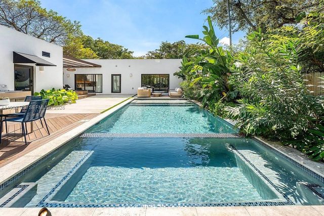 445 NE 76th St, Miami, FL 33138