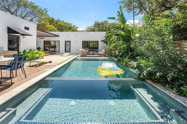 445 NE 76th St, Miami, FL 33138