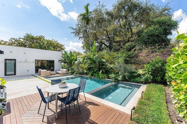 445 NE 76th St, Miami, FL 33138