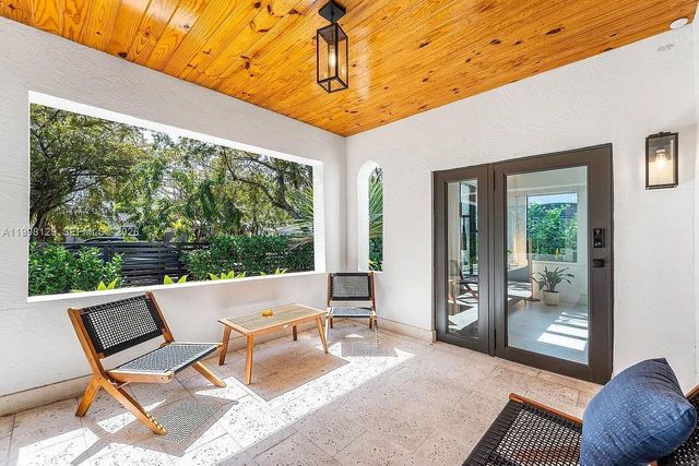 445 NE 76th St, Miami, FL 33138