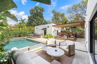 445 NE 76th St, Miami, FL 33138