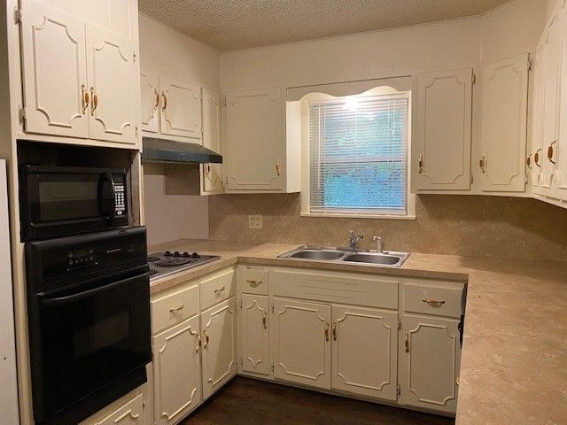 2922 Stafford Drive, Denison, TX 75020