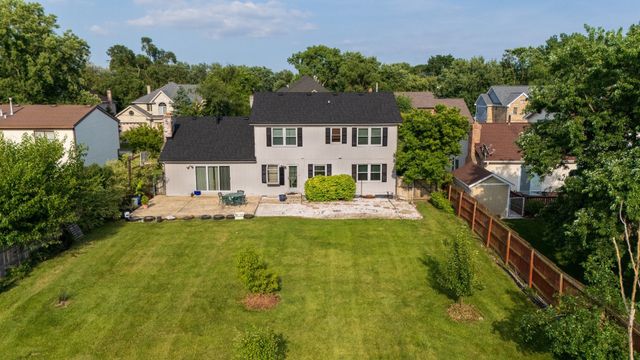 10S168 Oneill Drive, Burr Ridge, IL 60527
