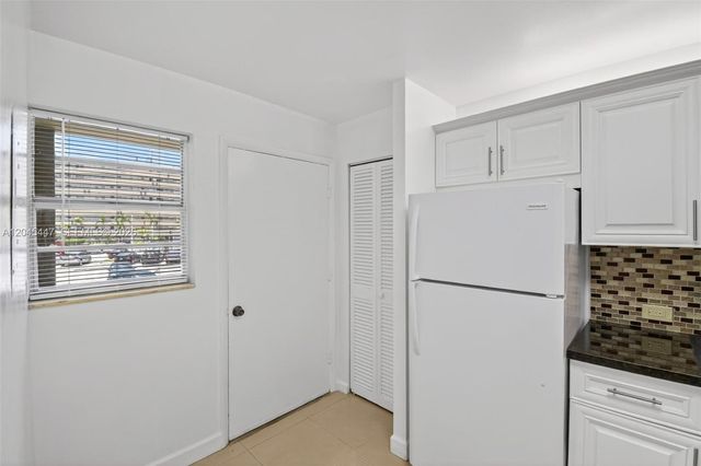 1710 NE 191 Street 206, Miami, FL 33179