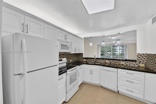 1710 NE 191 Street 206, Miami, FL 33179