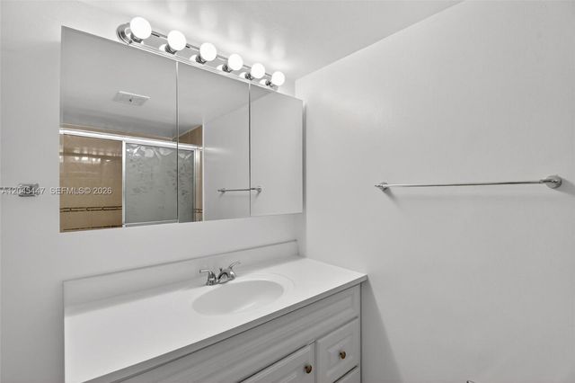 1710 NE 191 Street 206, Miami, FL 33179
