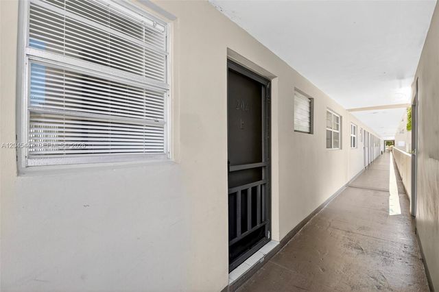 1710 NE 191 Street 206, Miami, FL 33179