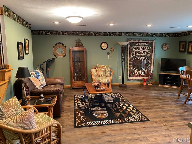12702 Crestview Lane, Trenton, IL 62293