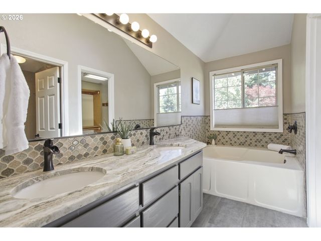 11348 Sw 105TH Pl, Portland, OR 97223