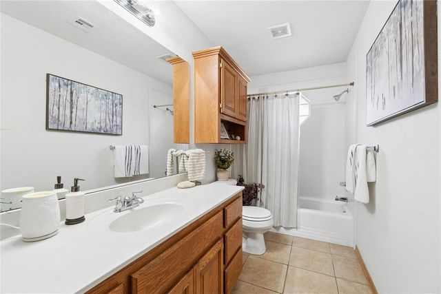 708 Eastridge Dr., Yukon, OK 73099