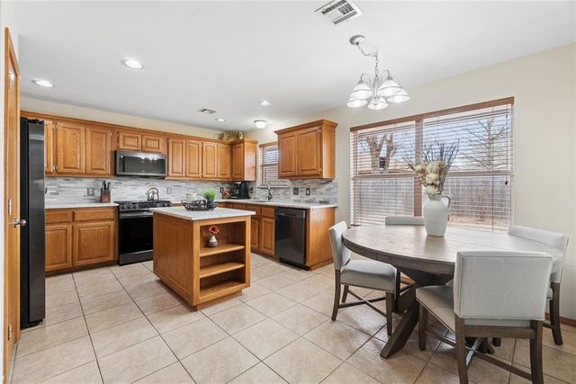 708 Eastridge Dr., Yukon, OK 73099