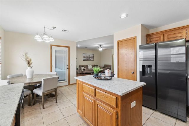 708 Eastridge Dr., Yukon, OK 73099