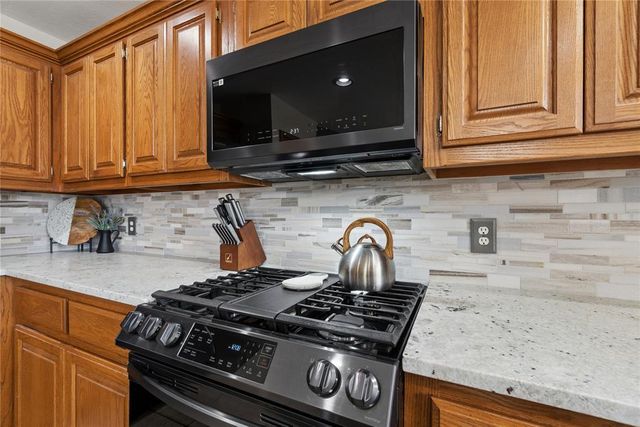 708 Eastridge Dr., Yukon, OK 73099