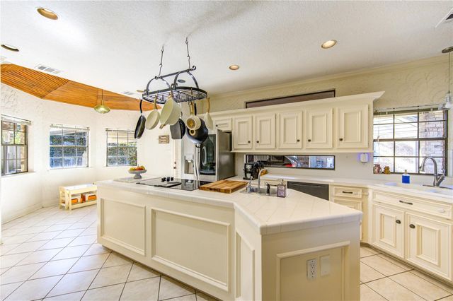 2203 Meadow Gardens Drive, Houston, TX 77062