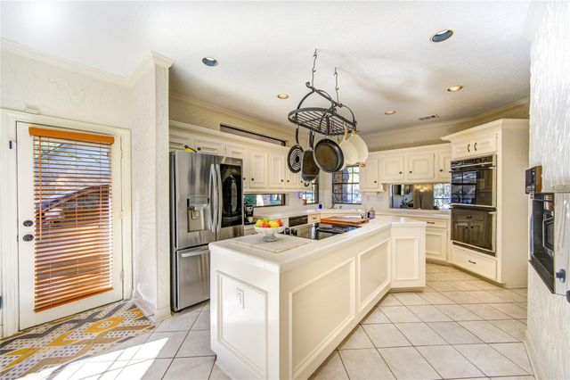 2203 Meadow Gardens Drive, Houston, TX 77062