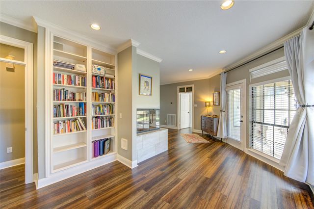 2203 Meadow Gardens Drive, Houston, TX 77062