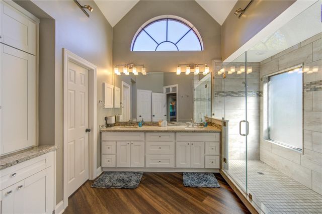 2203 Meadow Gardens Drive, Houston, TX 77062