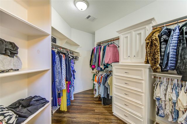 2203 Meadow Gardens Drive, Houston, TX 77062