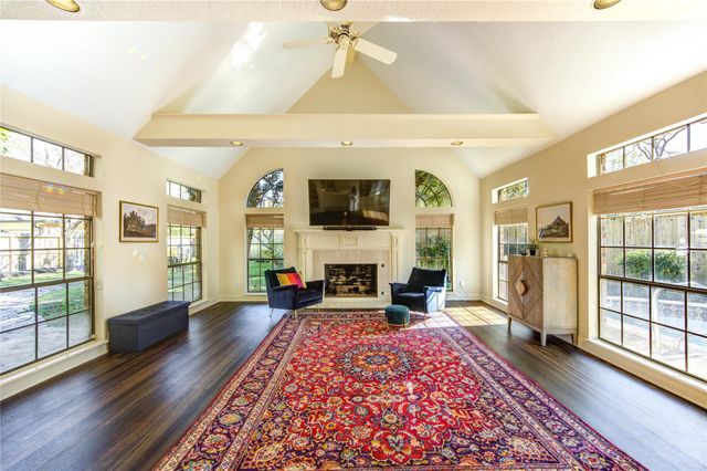 2203 Meadow Gardens Drive, Houston, TX 77062