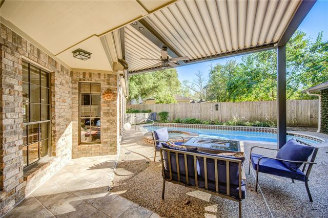 2203 Meadow Gardens Drive, Houston, TX 77062