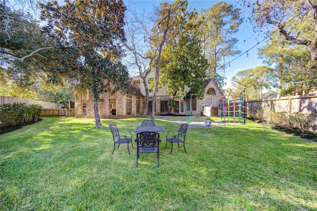 2203 Meadow Gardens Drive, Houston, TX 77062