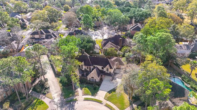 2203 Meadow Gardens Drive, Houston, TX 77062