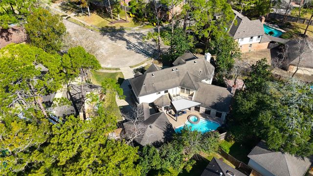 2203 Meadow Gardens Drive, Houston, TX 77062