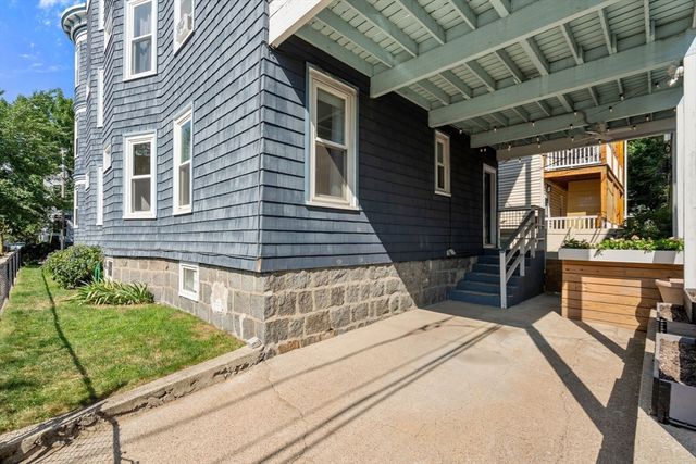 26 Hinckley St 1, Boston, MA 02125