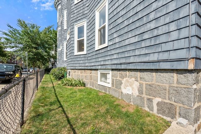 26 Hinckley St 1, Boston, MA 02125