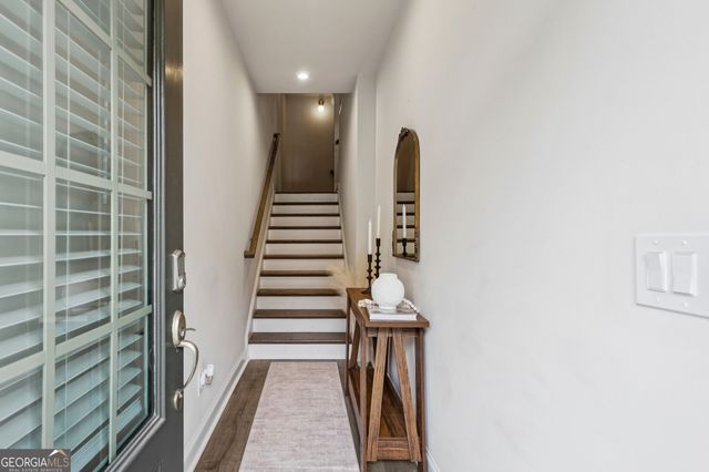 1368 Live Oak Lane, Atlanta, GA 30319