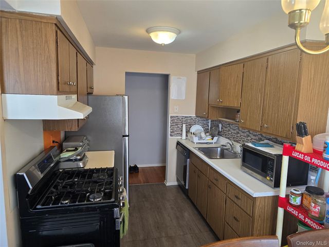 14 Normandy Village 5, Nanuet, NY 10954